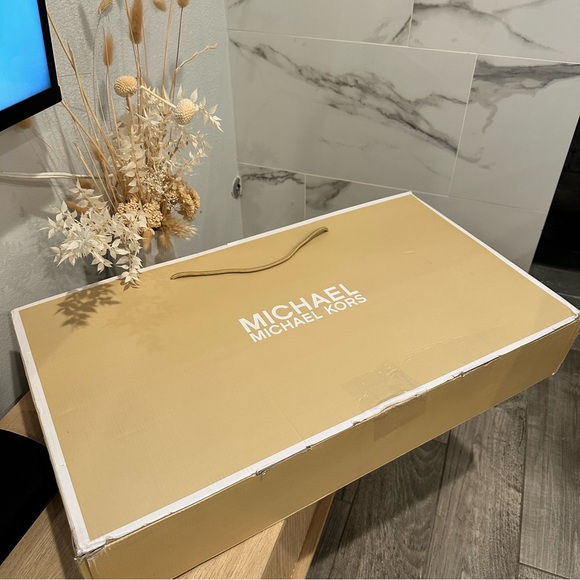 Michael Kors | Ridley Leather Boot - Picture 5 of 15